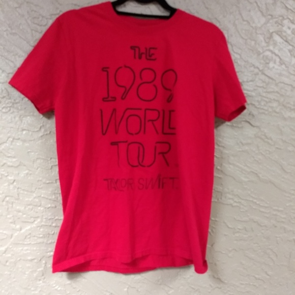Taylor Swift Tops - Taylor Swift Red 1989 World Tour Shirt